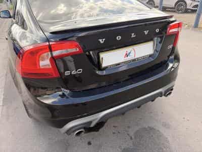 Volvo S60 D2 Geartronic 120 R-Design (2017) - Photo 12