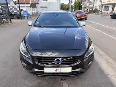 Volvo S60 D2 Geartronic 120 R-Design (2017) - Photo 2