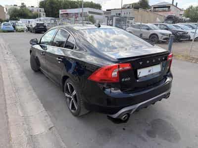 Volvo S60 D2 Geartronic 120 R-Design (2017) - Photo 8