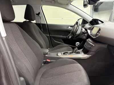 Peugeot 308 SW PureTech 110 Stop (2019) - Photo 6