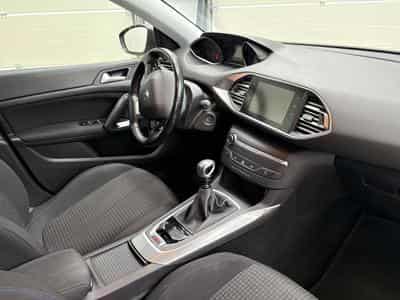 Peugeot 308 SW PureTech 110 Stop (2019) - Photo 7