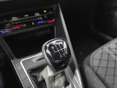 VW Polo TSI R-LINE 95CV (2023) - Photo 11