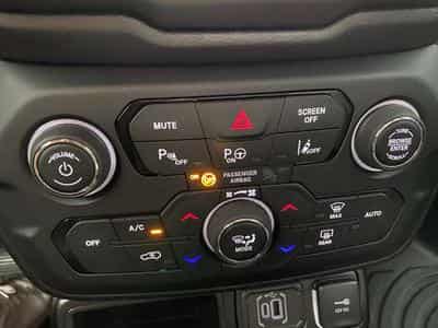 Jeep Renegade Renegade 1.3 T-GDI 4xe PLUG-IN Hybrid (2024) - Photo 13