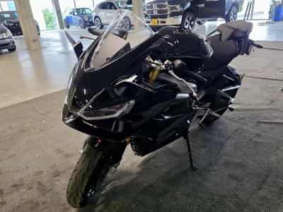 Aprilia RS FACTORY (2025) - Photo 3