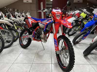 Beta R Enduro RACING 2T (2026) - Photo 6