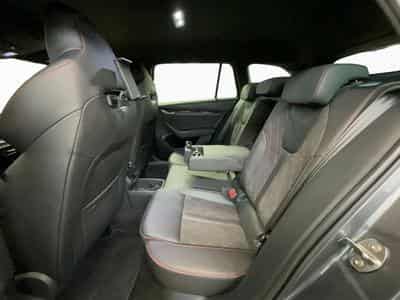 Skoda Octavia RS+DSG+LED+NAVI+Design-Sueda (2024) - Foto 15