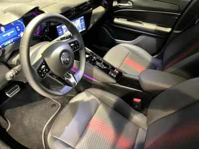 Alfa-Romeo Junior 1.2 Hybrid 136 eDCT6 TI (2025) - Foto 10
