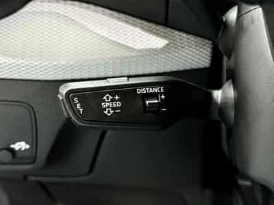 Audi Q2 35 TFSI S-Line 150 CV *ATTELAGE* (2021) - Foto 13