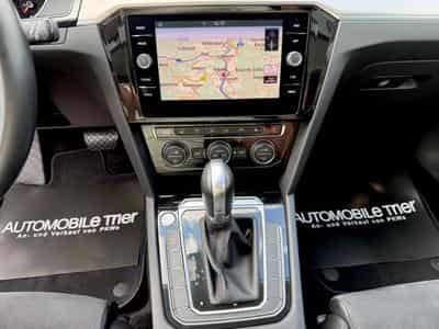 VW Passat Passat Variant R Line 2.0 TDI DSG 4Motion (2019) - Photo 11