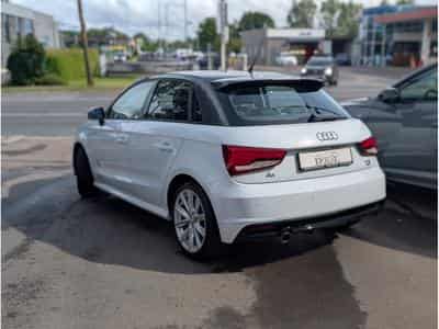 Audi A1 SB 1.0 TFSI S-LINE (2018) - Photo 2