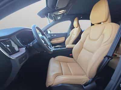 Volvo XC60 B5 AWD Ultra Dark / Essence (2025) - Foto 11