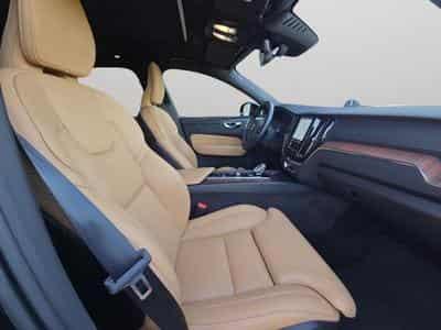 Volvo XC60 B5 AWD Ultra Dark / Essence (2025) - Foto 13