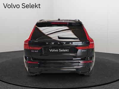 Volvo XC60 B5 AWD Ultra Dark / Essence (2025) - Foto 4