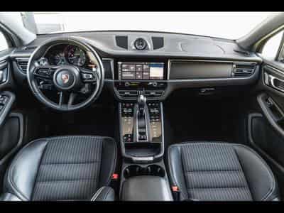 Porsche Macan III T PDK (2023) - Photo 9