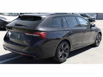 Skoda Octavia RS 2.0 TSI Combi DSG + Pano (2026) - Photo 2