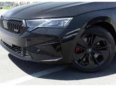 Skoda Octavia RS 2.0 TSI Combi DSG + Pano (2026) - Photo 4