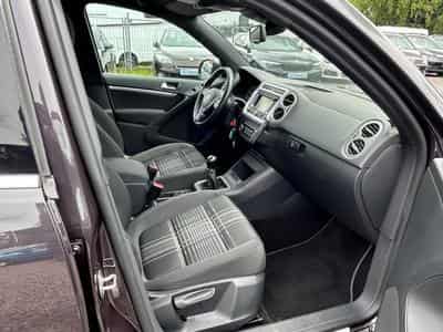 VW Tiguan Tiguan Lounge Sport &amp; Style BMT *Bi-Xenon*Navi* (2015) - Photo 9