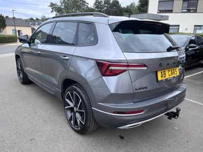Skoda Karoq 2.0 Tsi Sportline DSG 4x4 Pano AHK Keyless ACCIDENTE (2023) - Photo 8