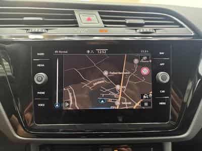 VW Touran R-LINE (2026) - Foto 10