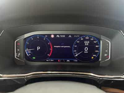VW Touran R-LINE (2026) - Foto 2
