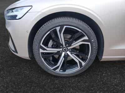 Volvo V60 B4 Plus Dark / Essence (2025) - Foto 14