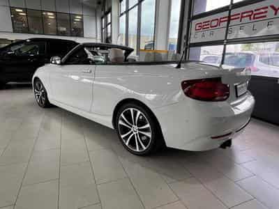 BMW 220 iA  184 CABRIO ,SPORT PAKET, 1 HAND, VOLANT M, CARPLAY, NAVI (2020) - Foto 3