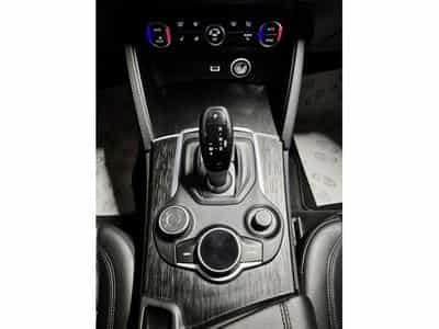 Alfa-Romeo Stelvio 2.0 TURBO Q4 CUIR NAVI (2019) - Foto 9