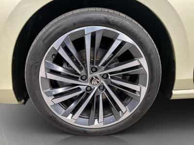 Skoda Superb L&K+DSG+Stand.H+AHK+LM19 (2025) - Photo 8