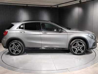 Mercedes GLA 200 200 PACK AMG GPS TOIT OUVRANT PANO SIEGES CHAUFFANTS (2018) - Photo 2
