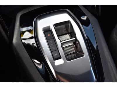 Peugeot 2008 1.2 Hybrid 145 e-DCS6 Style REGUL LANE PDC 1° MAIN (2025) - Foto 13