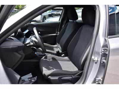 Peugeot 2008 1.2 Hybrid 145 e-DCS6 Style REGUL LANE PDC 1° MAIN (2025) - Foto 5