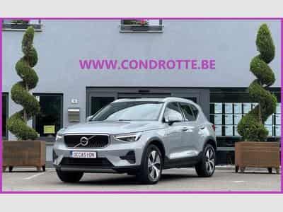 Volvo XC40 2.0 B3 163 CV (2024) - Photo 1