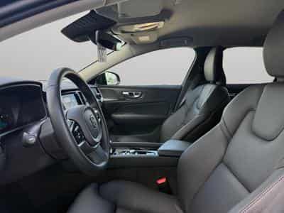 Volvo V60 B4 Plus Dark / Essence (2025) - Photo 9