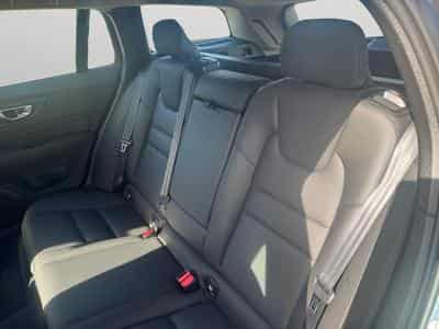 Volvo V60 B4 Core / Essence (2025) - Foto 13