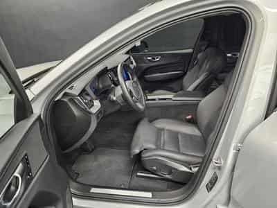 Volvo XC60 MOMENTUM 197 CV (2023) - Photo 15