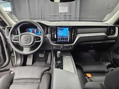 Volvo XC60 MOMENTUM 197 CV (2023) - Photo 2