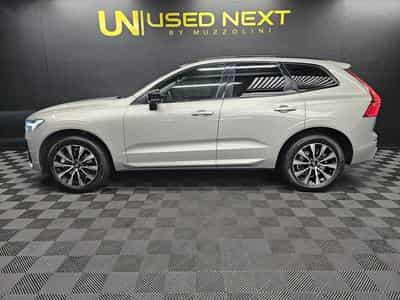 Volvo XC60 MOMENTUM 197 CV (2023) - Photo 5