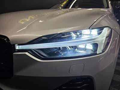 Volvo XC60 MOMENTUM 197 CV (2023) - Photo 7