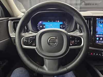 Volvo XC60 MOMENTUM 197 CV (2023) - Photo 8