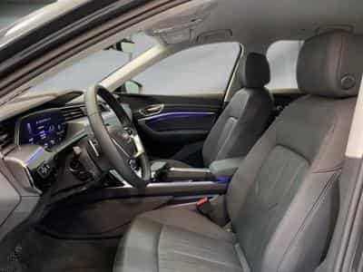 Audi e-tron 55 408ch e-quattro (2021) - Photo 11
