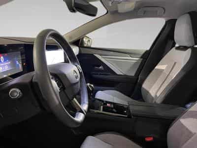 Opel Astra 1.2 Turbo 81kW S/S Elegance (2023) - Photo 4