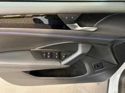 VW Tiguan R-Line+DSG+4Motion+AHK+P.Info+P.Design+MatrixHD (2025) - Foto 10