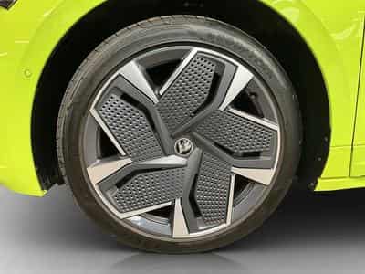 Skoda Enyaq 77kWh+RS+MAXX+4M+AHK+LM21+NAVI (2023) - Photo 8