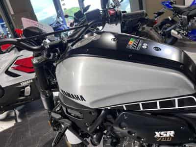 Yamaha XSR LEGACY (2026) - Photo 6