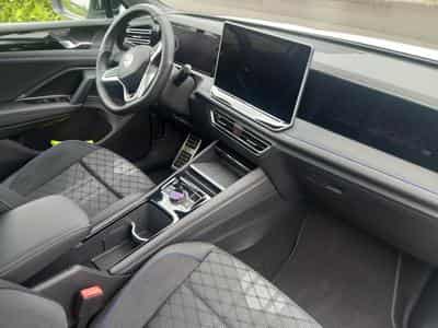 VW Tiguan R-Line 2.0 TDI (2025) - Photo 11