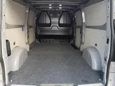 VW T7 BEV 100 kW RWD LR (2026) - Photo 8