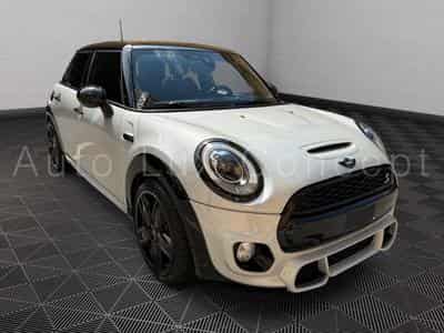 Mini Cooper S 5 portes (2016) - Photo 3