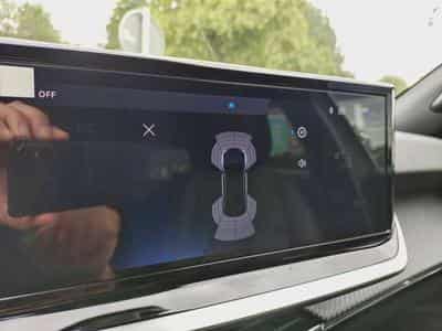 Peugeot 2008 Hybrid 145 Allure (2026) - Photo 9
