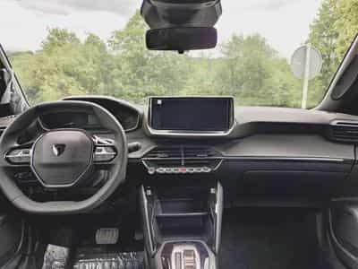 Peugeot 2008 Hybrid 145 Allure (2026) - Photo 6
