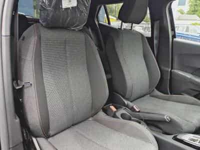 Peugeot 2008 Hybrid 145 Allure (2026) - Photo 8